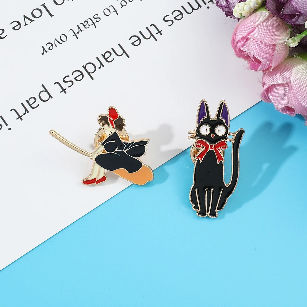 2 قطعة أنيمي كيكي رائعة خدمة التوصيل بروش الإبداعية المينا دبوس شارة معدنية مجوهرات الملابس على ظهره اكسسوارات هدية