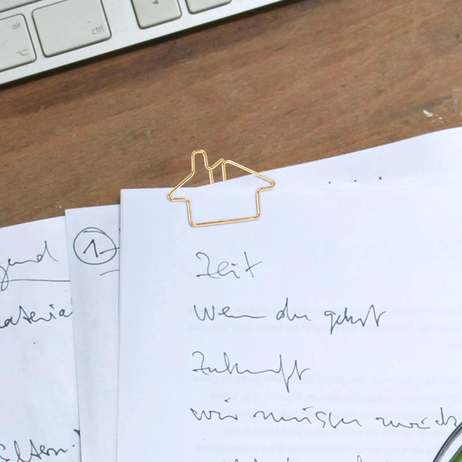 50 個の特殊な形状のペーパークリップメタルハウスブックマークかわいい漫画ゴールドペーパークリップオフィス小さな装飾品ユニークな