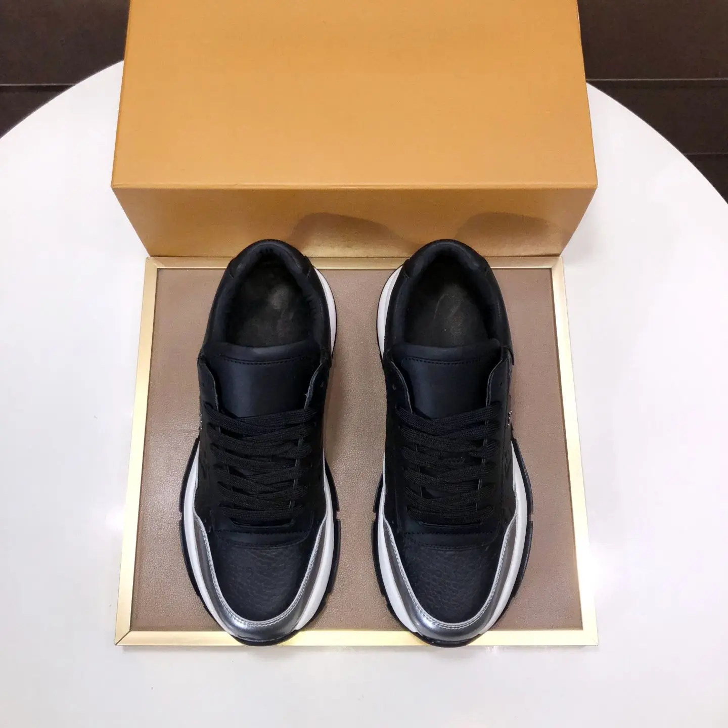 Unisex Black Silver Retro Sneakers Leather Mesh Splicing Low Top Layered Thick Sole Lace Up Height Increasing Non Slip Daily Walking Casual Shoes