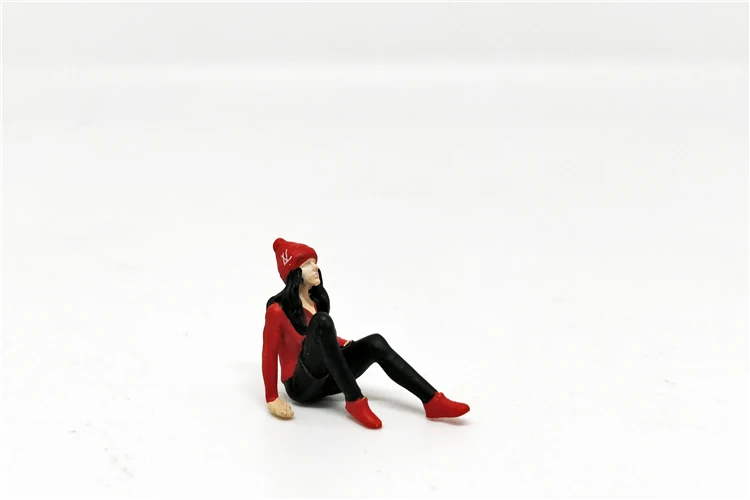 1:64 diorama figure SUPRed gril with Wooden box packaging