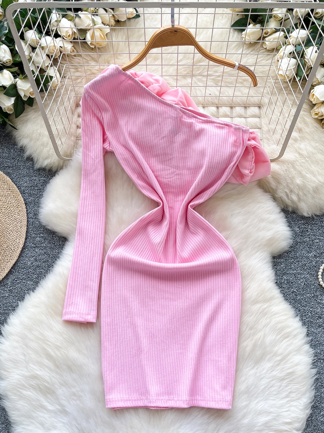 Foamlina em camadas plissado mini bodycon vestido feminino nova moda retalhos gola diagonal um ombro manga longa festa mini vestido