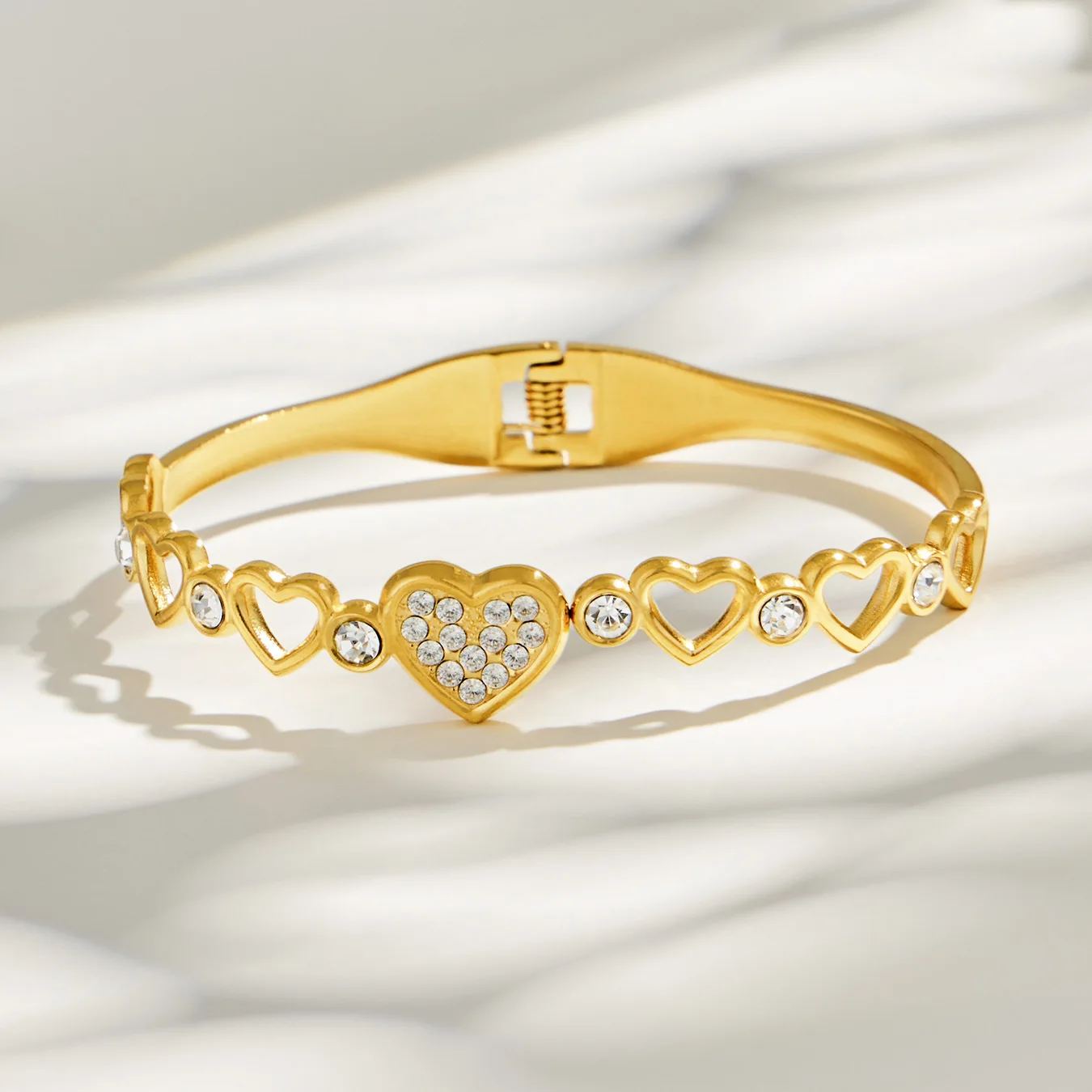 Öffnbare Stretch-Armreifen, Hohlherz-Armreif, 316L Edelstahl-Armband, 18k vergoldet mit CZ, Manschettenarmbänder für Frauen – Detail 9