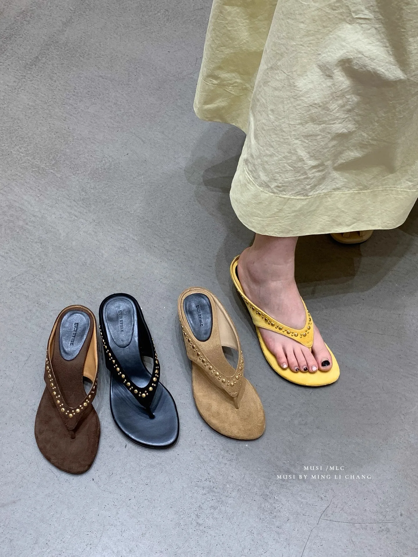 Sandalias de playa vintage de cuero suave con tachuelas y tacón bajo, estilo esparto, con punta cuadrada para mujer