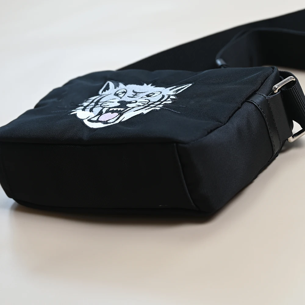 Nuovo modello di cartone animato ricamato Borsa per fotocamera a tracolla singola Sli Borsa casual coreana per il tempo libero Square ape ex