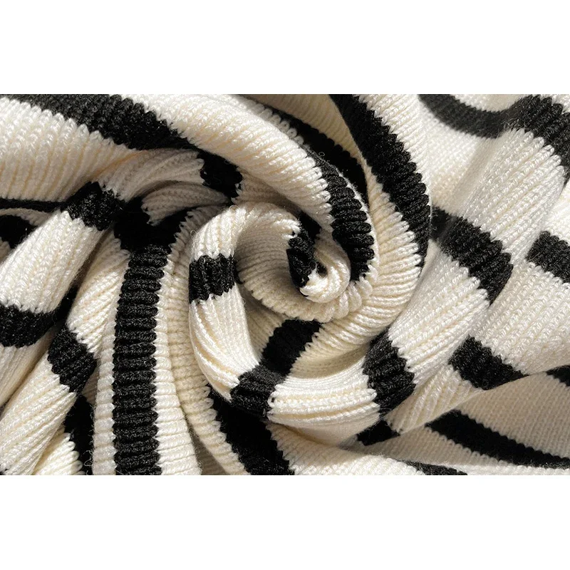 2025 Maglione moda coreana Cardigan da donna Maglione lavorato a maglia a righe femminile Cardigan corto invernale Cardigan a maniche lunghe Top