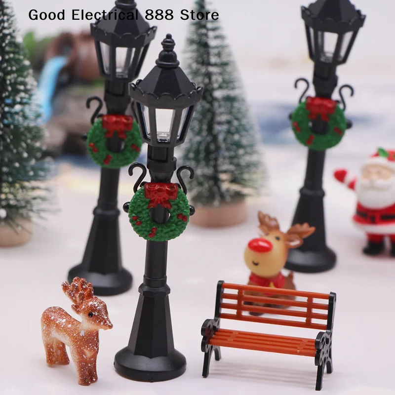 4pcs Mini Dollhouse Christmas Street Lights Doll House Decoration Miniature Children Toys Fairytale Garden Ornaments Decoration