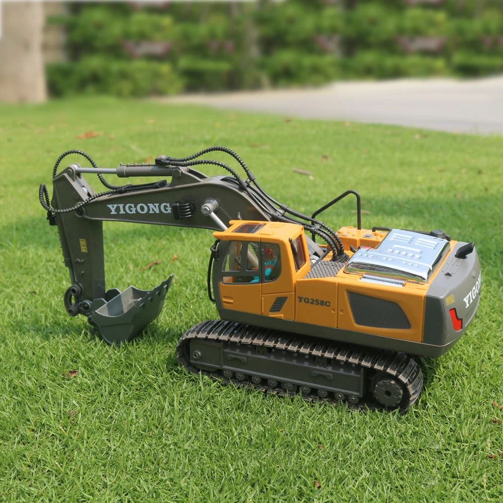 1:20 Alloy 2.4Ghz 11 Channel Remote Control Excavator Toy Remote Control Truck Toy Excavator Set Music and Sound