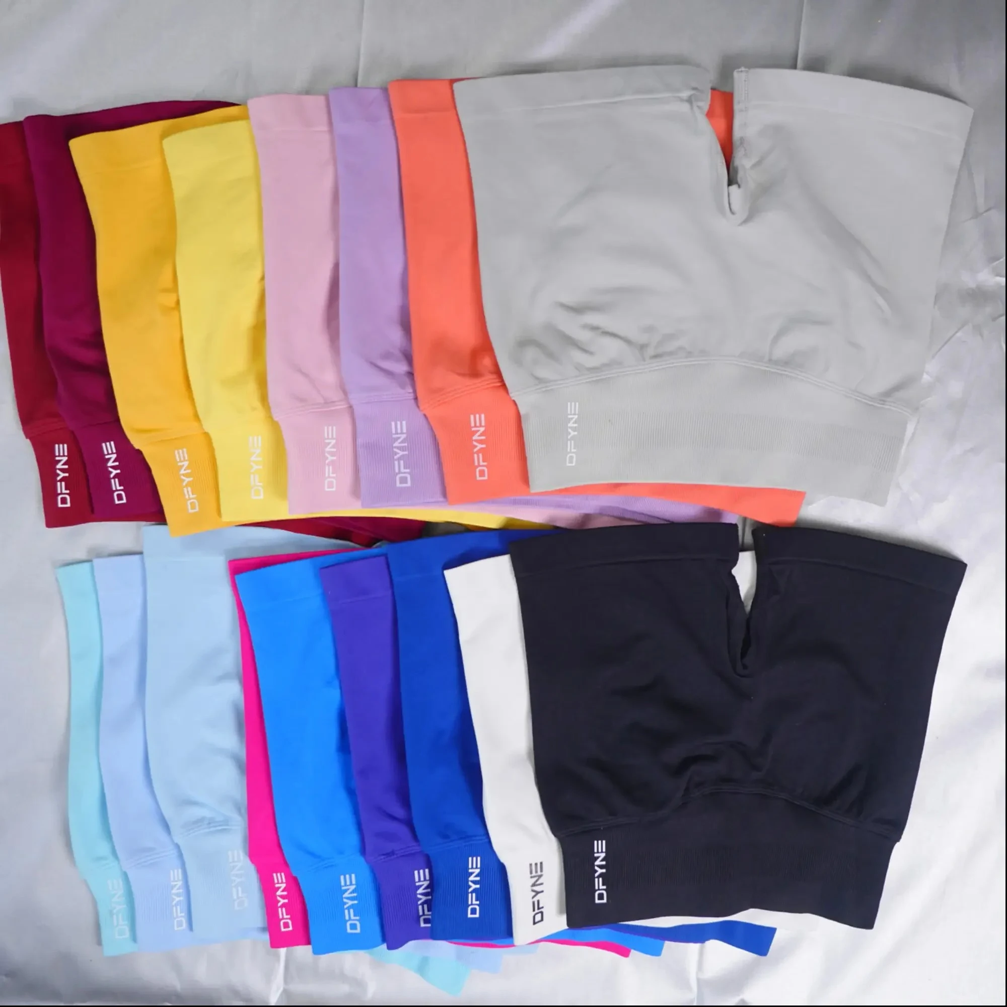 

25ss Womens Yoga Fitness Sportswear Shorts Scrunch Bum Gym Shorts Sports Bike Stretch Shorts Low Waist Seamless Sexy Short Pants