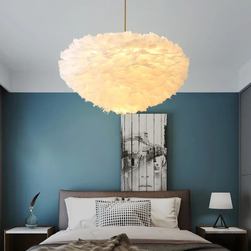 

Nordic Black/White Feather Lamp LED Art Chandelier Give 7W Tricolor LED Llight Source Indoor Lighting LED Ceiling Chandelier