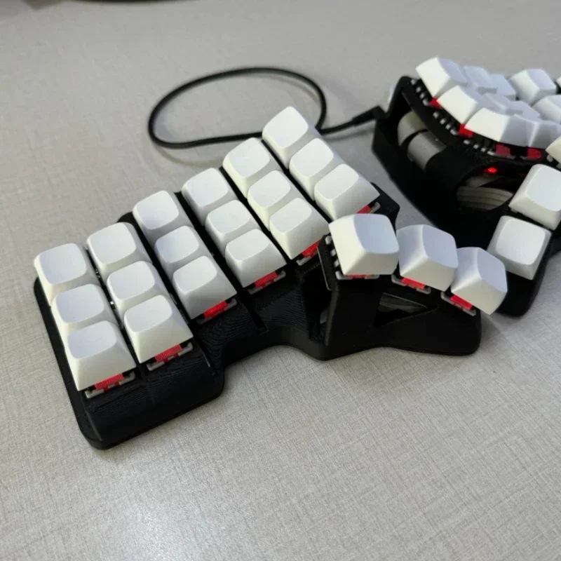 Imagem -02 - Mini Teclado Mecânico Dividido Layout de 42 Teclas Programável Via Chave Personalizado com Fio Modo Único Teclado Dividido Ergonômico Jogo de Escritório