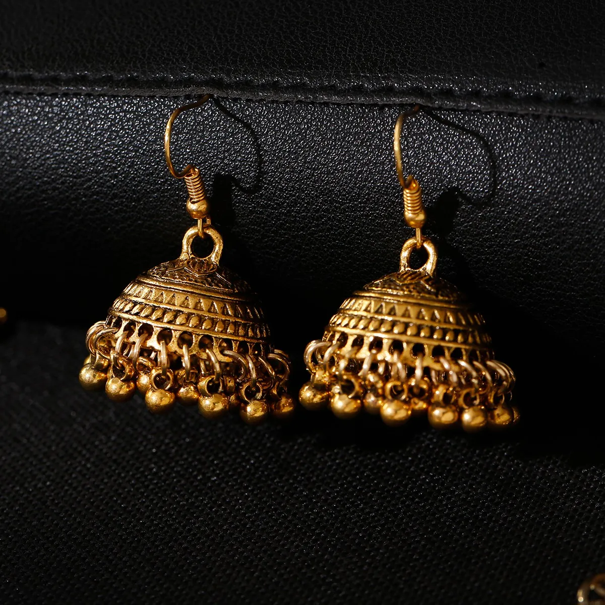 2023 Indian Jhumka Jewelry for Women Tassel Earrings Ethnic Retro Bollywood Oxidized Small Bell Tassel Carved Jhumki Dangle