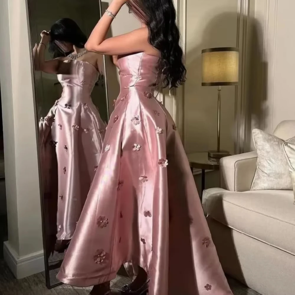 Rosa trägerlose Ballkleider 2025, ärmellos, A-Linie, 3D-Blumen, rückenfrei, knöchellang, plissiert, Hochzeitsparty-Kleider, individuell gestaltet