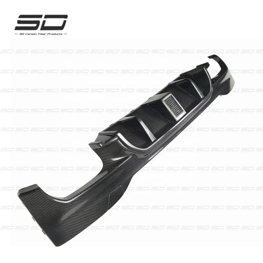 High Quality Car Accessories Real Carbon Fiber Body Kit Rear Bumper  Diffuser Lip With Led Light For M5 F90