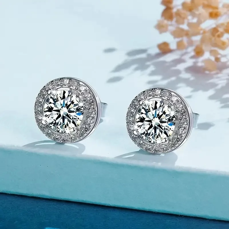 

0.5 carat*2 carat men's moissanite stud earrings, 925 sterling silver plated with 18K gold, fashionable wedding and birthday