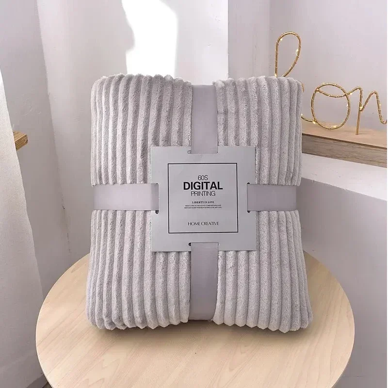 70x100cm Single Person Small Blanket Solid Color Coral Velvet Air-Conditioned Plush Comfortable and Warm Solid Color Blanket