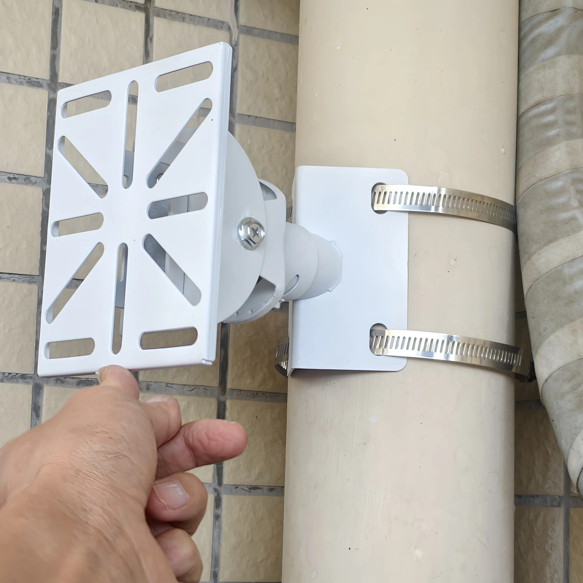 90° Right-Angle Wireless PTZ Dome Camera Corner Mounting Bracket Crossbar Holding Pole Security Camera Integrated Clamp Bracket view 6