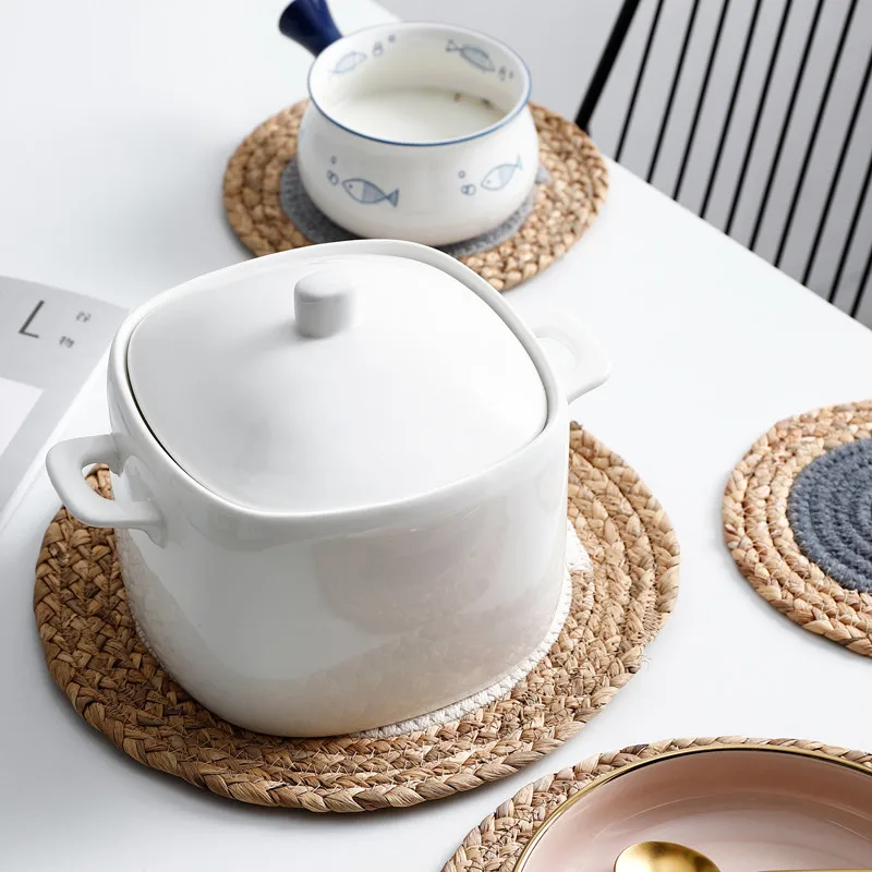 

Practical and Heat-resistant Elegant Circular Placemat Fashionable Dining Table Decoration Suitable for Kitchen Dining