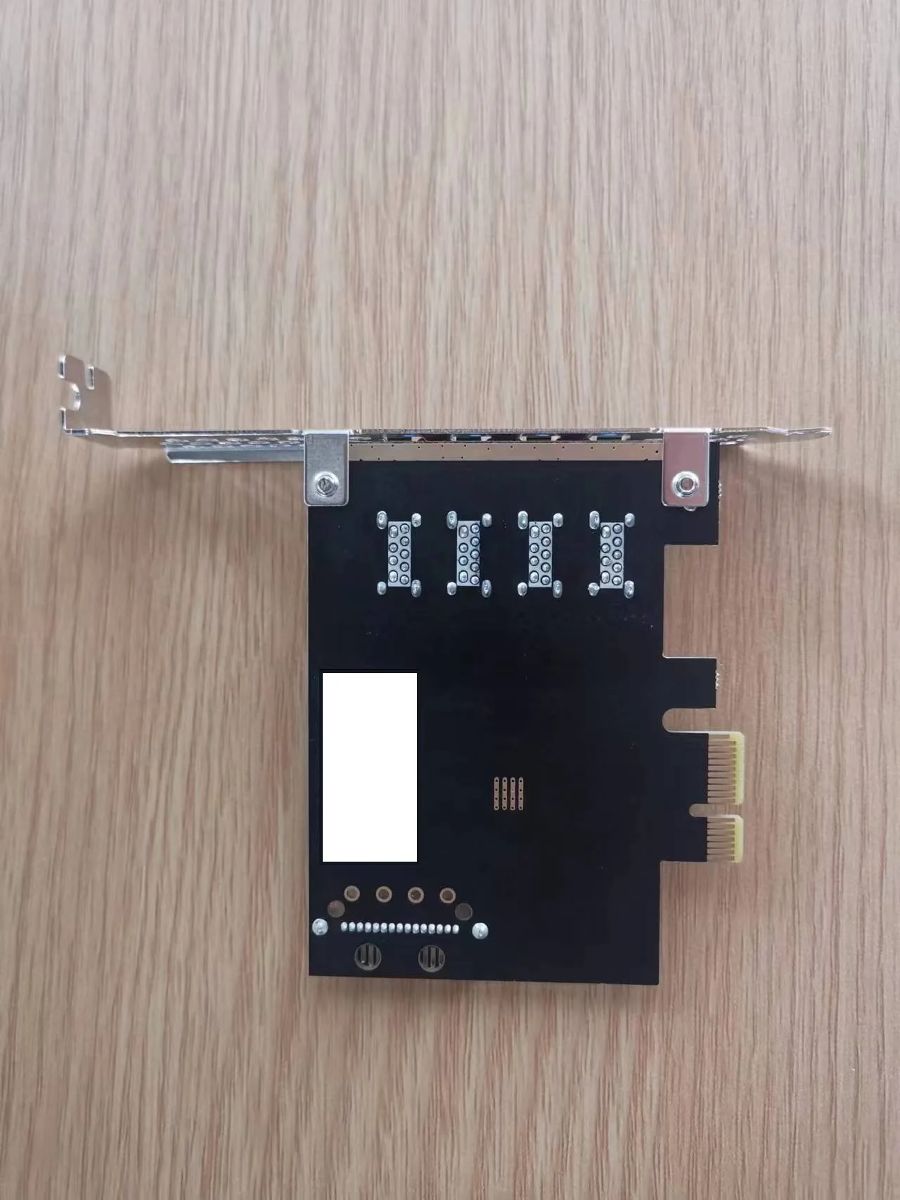 อะแดปเตอร์ขยายการ์ดฮับ PCIE เป็น 4 พอร์ต USB3.0 สำหรับเดสก์ท็อปพร้อมการ์ดอะแดปเตอร์พลังงาน SATA 15 พิน 5Gbps