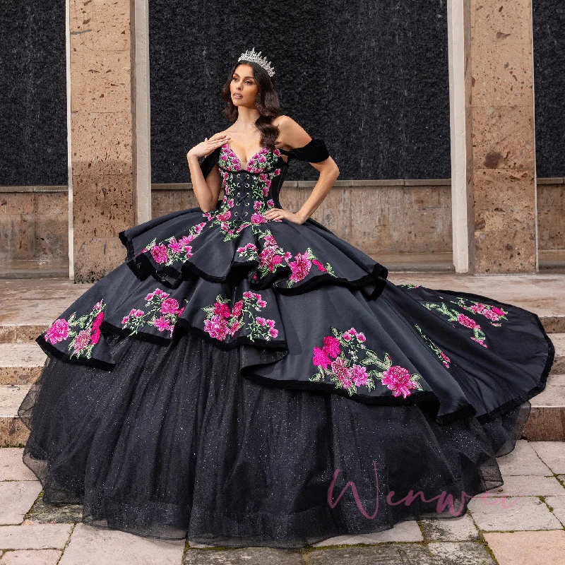 فساتين Quinceanera اللامعة باللون الأسود اللامع مع سترة ثلاثية الأبعاد مزينة بالزهور مشد مخصص فيستدوس دي 15 سنة كوينسيا