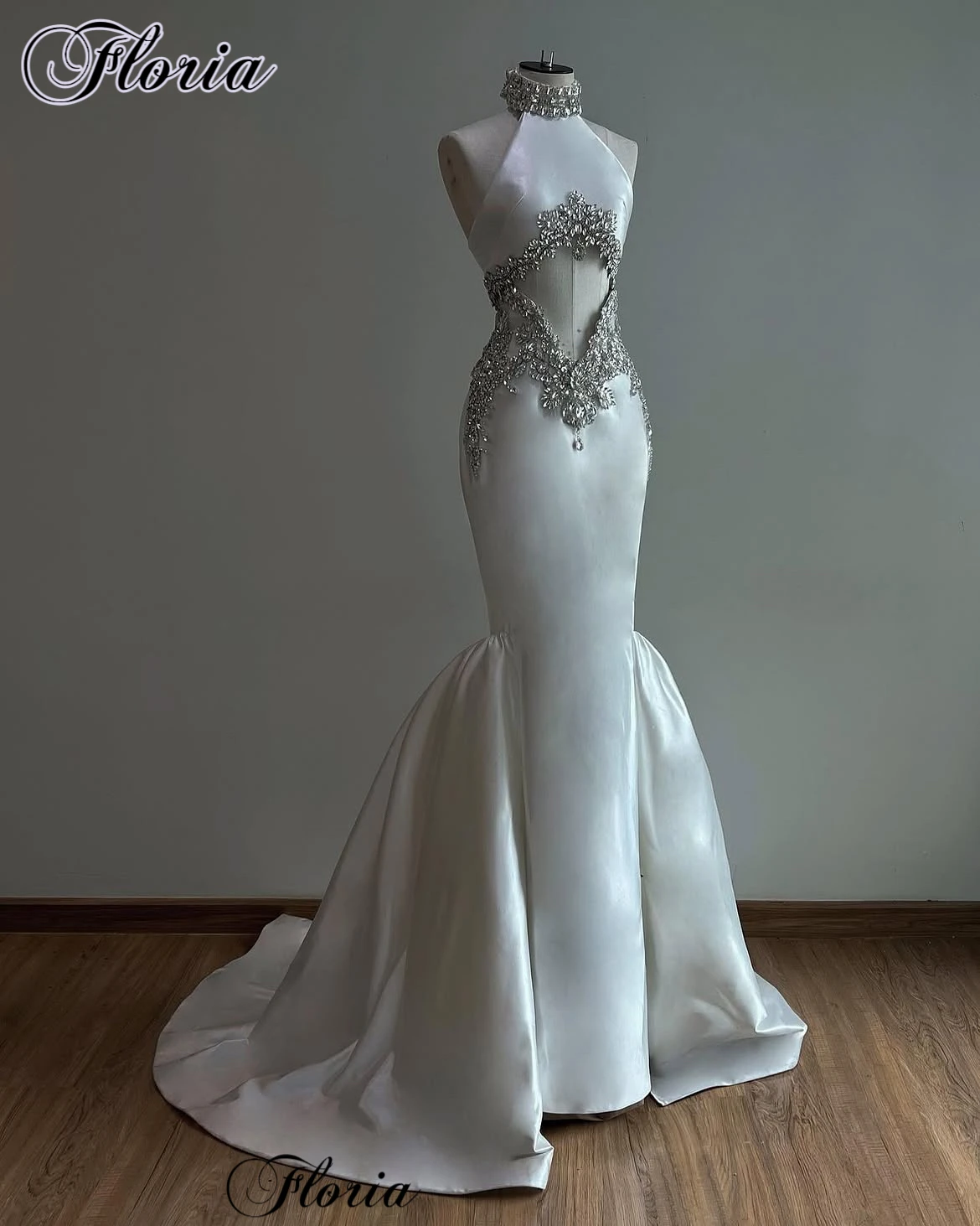 2026 Newest Simple Beige Prom Dresses With Detachable Train Halter Crystals Celebrity Dresses Vestidos De Fiesta Customized