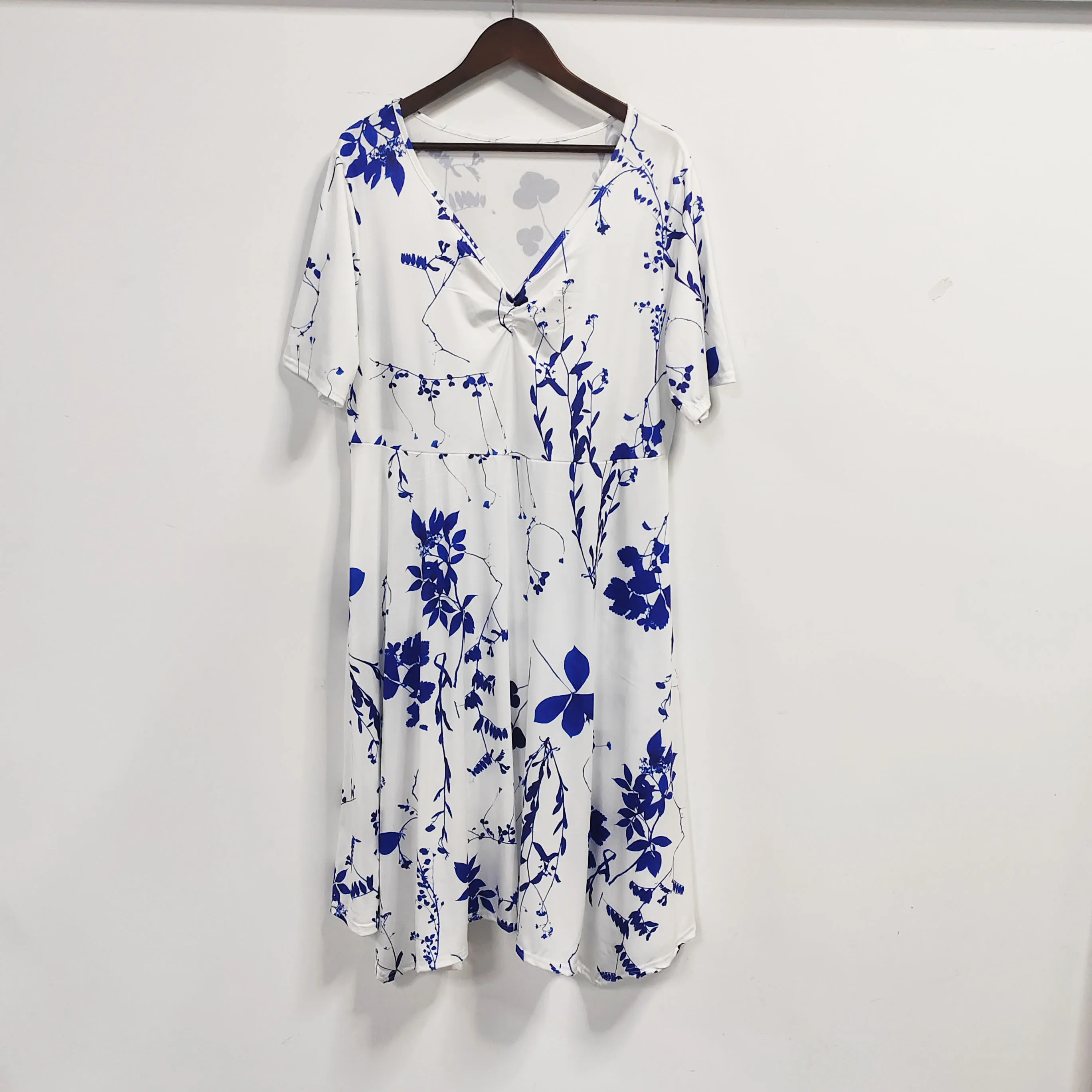 Plus Size Short Sleeve Dress V Neck Pleated Blue and White Porcelain Print Irregular Long Skirt Pullover Fashion Women's Clothin