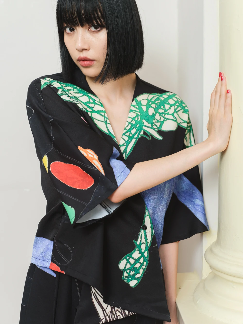 

Пальто со спиральным принтом, V-образным вырезом, свободного кроя, с рукавами 7/8 длины, со спущенным плечом, стандартного кроя, модель Moment Highlight