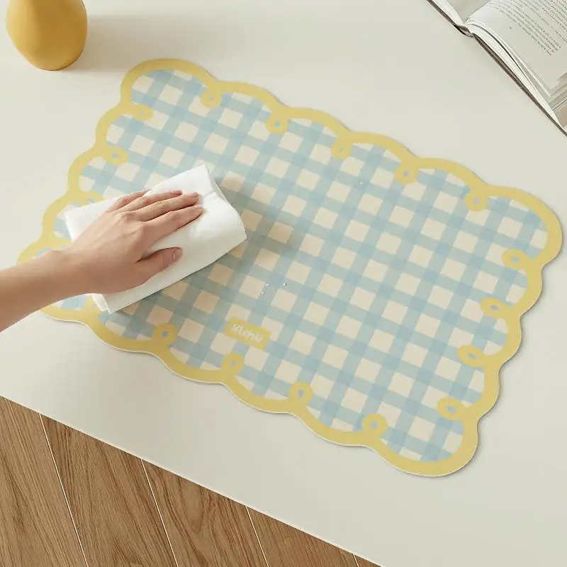 Waterproof PU Leather Placemat With Cute Gingham Print And Scalloped Edge Perfect For Kitchen Dining Table Daily Meal Use