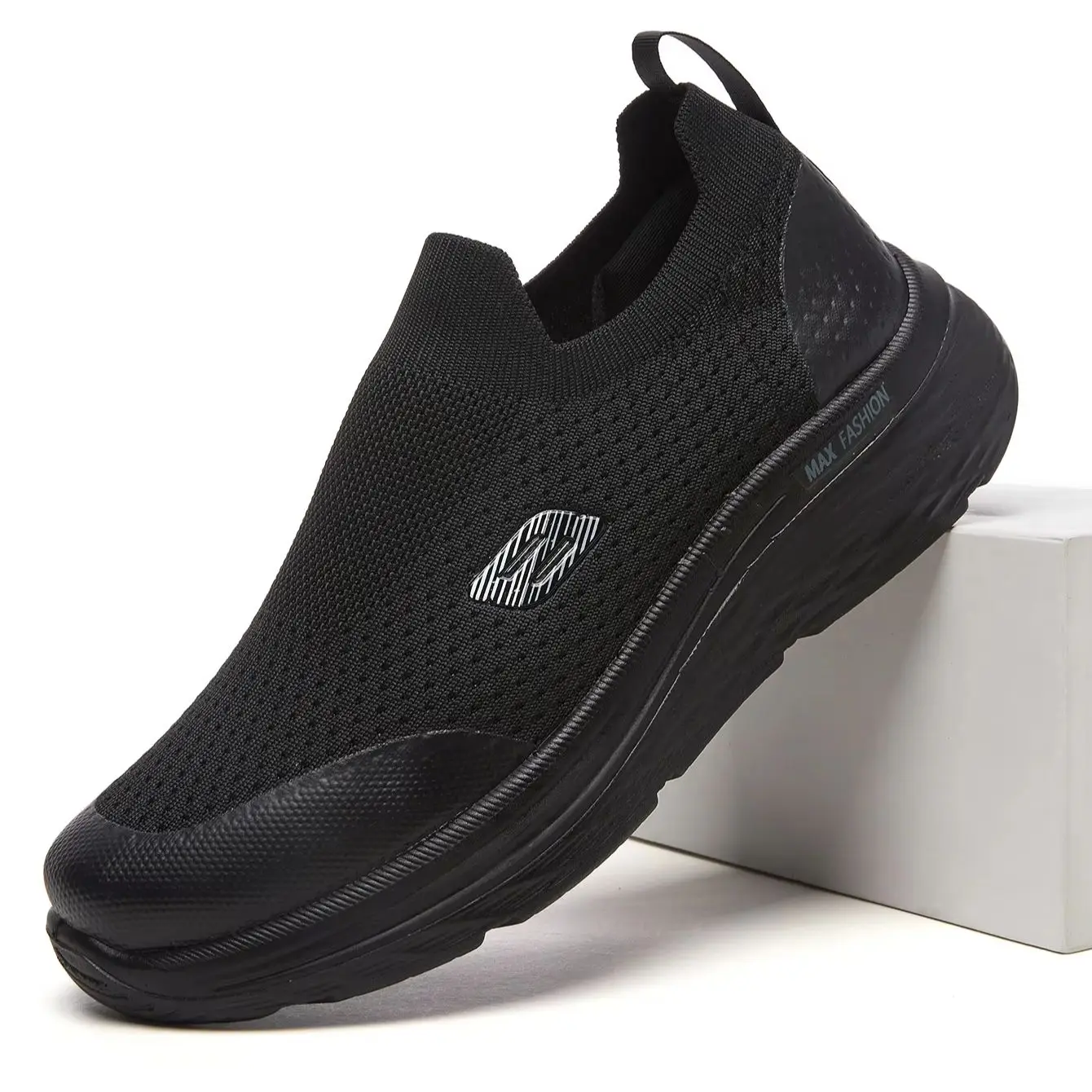 Men Slip On Walking Shoes Breathable Mesh Knit Sneakers Thick Platform Cushion Non-slip Casual Loafers Outdoor Daily Comfort