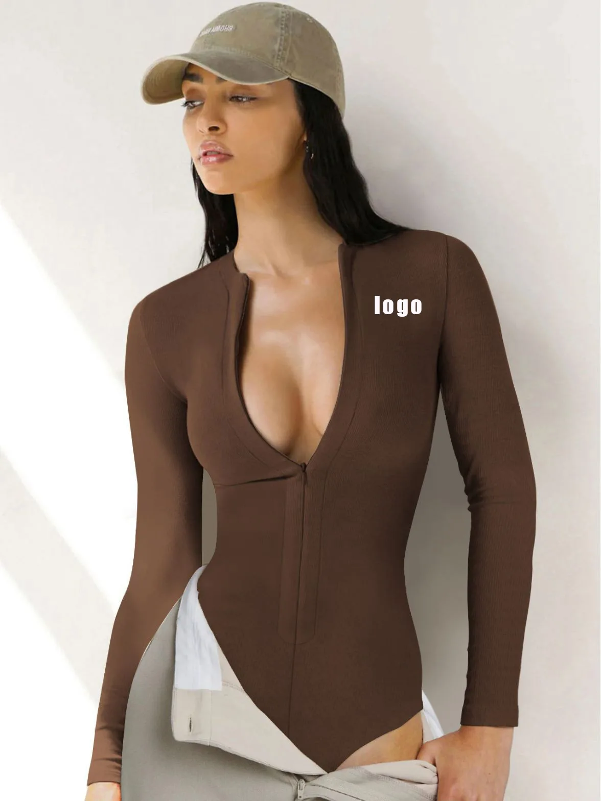 

Лидер продаж с логотипом на заказ 2024, женская одежда, комбинезон, обтягивающий вязаный свитер, топ на молнии, брюки с тремя точками