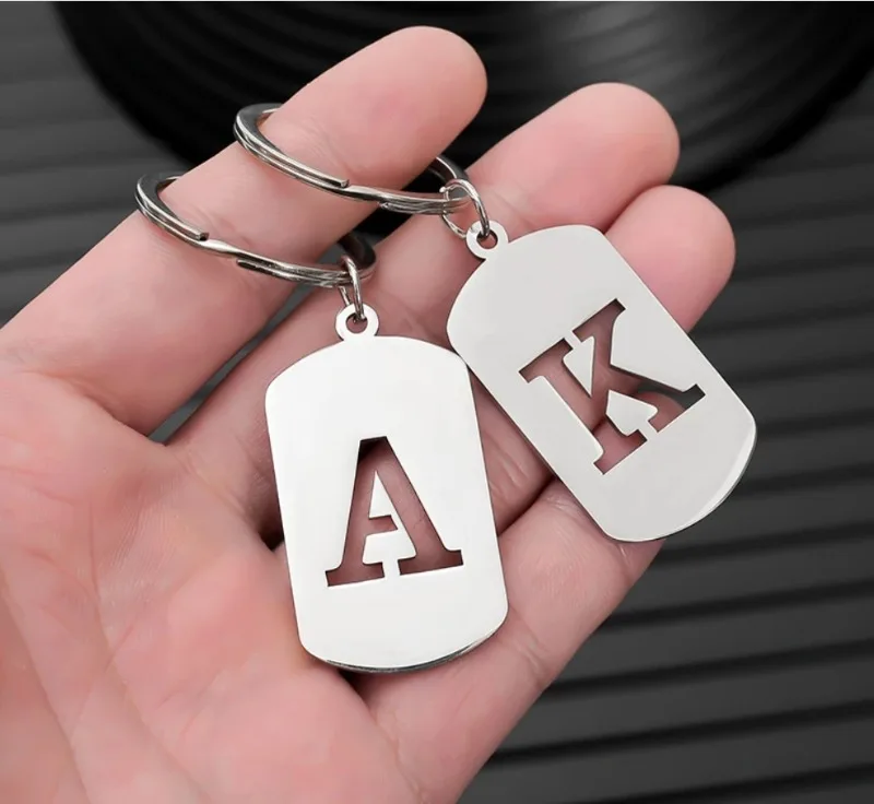 الفولاذ المقاوم للصدأ لسيارة دراجة نارية قلادة حلقة رئيسية مشبك سلاسل شعبية A-Z مربع العلامة التجارية المفاتيح 26 رسالة كيرينغ هدية