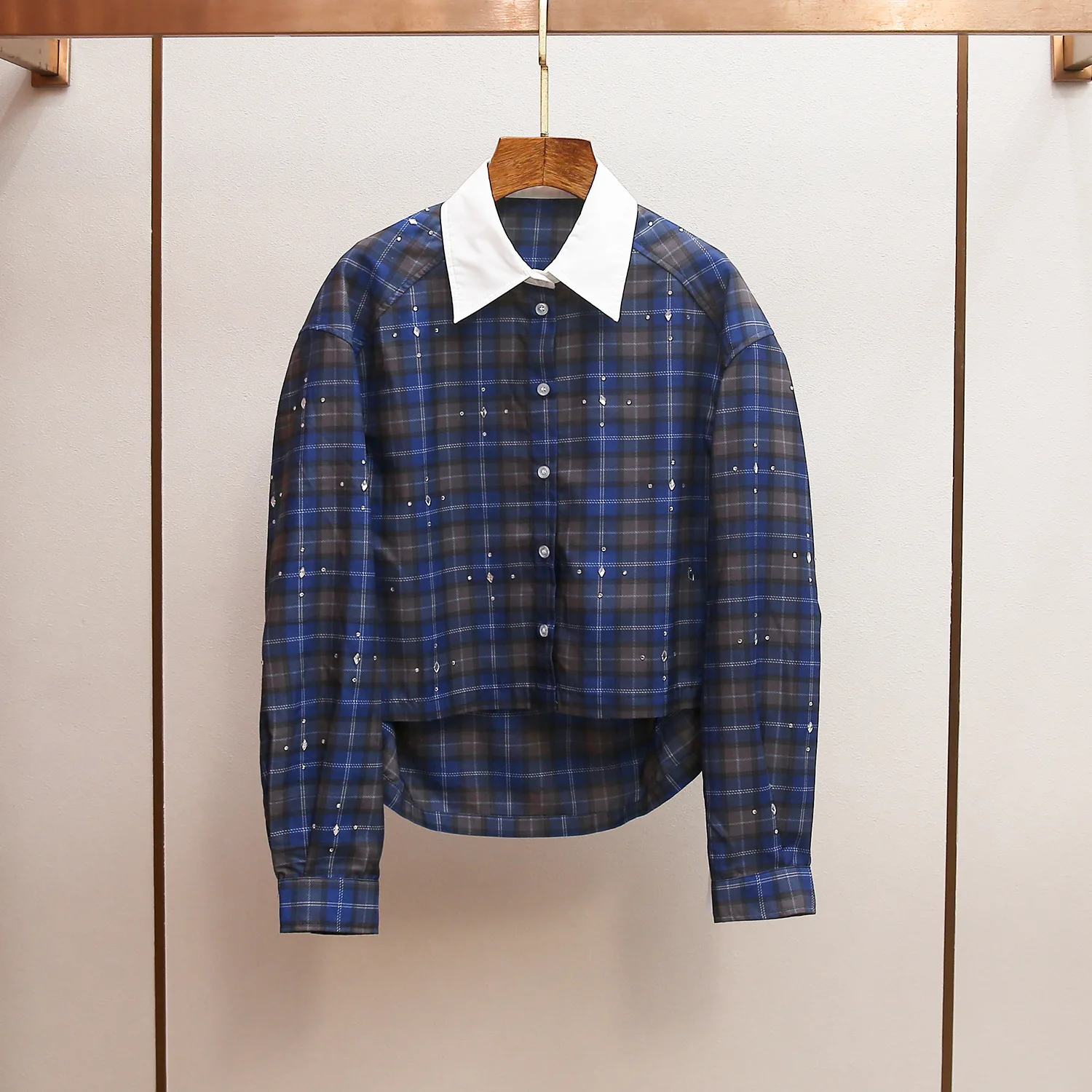 

Новая корейская рубашка MaSandeM с асимметричным воротником, украшенная стразами, в клетку, укороченная, приталенная, с индивидуальным дизайном