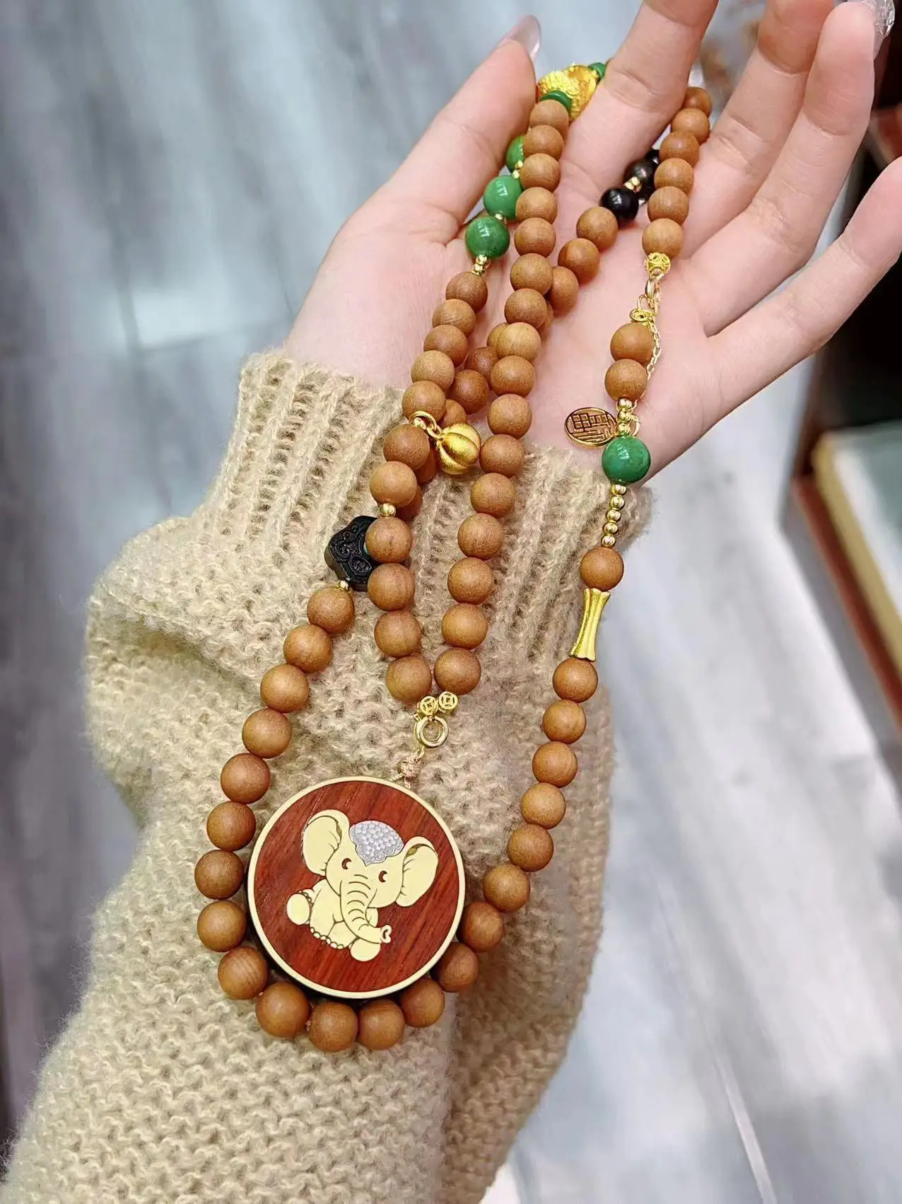 Collier en bois de santal chinois pour femme, bijoux fins, renard à neuf queues, pendentif éléphant, accessoires de pull à la mode