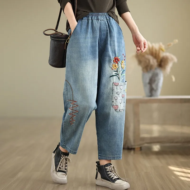 Women Casual Jeans New Arrival 2024 Autumn Vintage Style Floral Embroidery Basics Feamle High Waist Denim Pants B3936