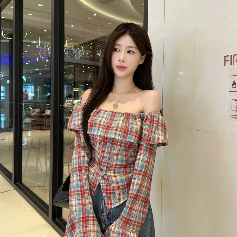 

Контрастная клетчатая рубашка с длинными рукавами и краем листьев лотоса для женщин, новая модная утягивающая ниша с открытыми плечами, универсальный топ, тренд