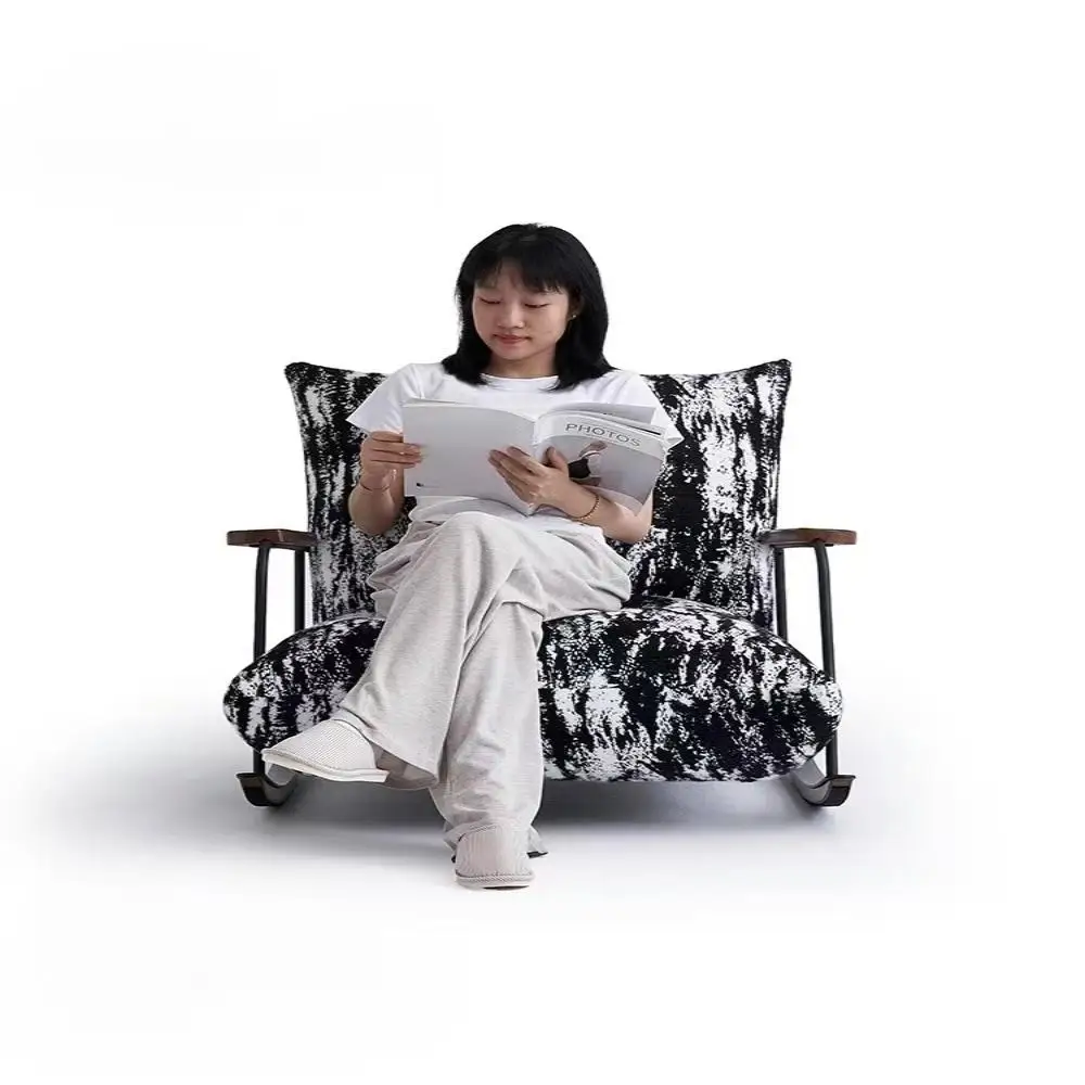 

Ленивое кресло в средневековом стиле, предназначенное для ежедневного использования. Повседневное кресло для балкона. Кресло-качалка для одного человека в стиле ретро.