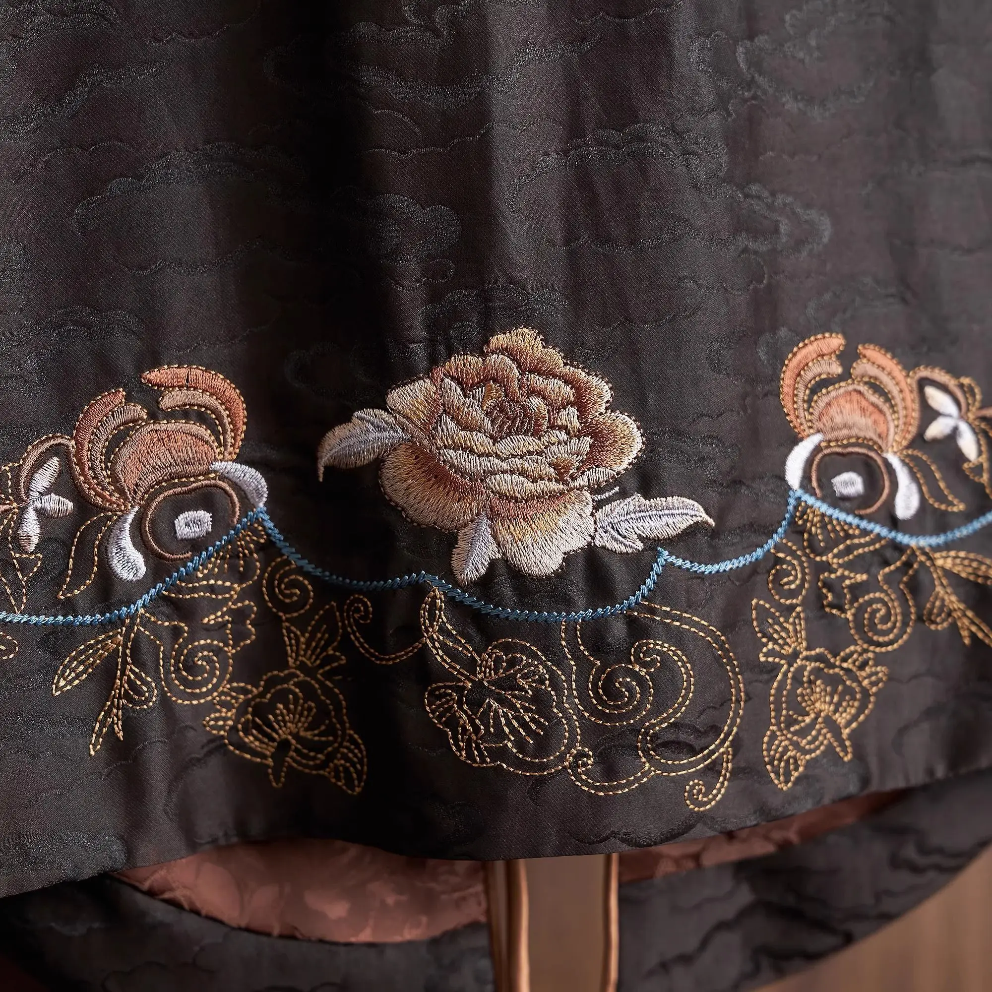 Satin Silk Vest Jacket for Women Spring 2025 New V-Neck Chinese Style Embroidery Top Women's Fashion Outerwear