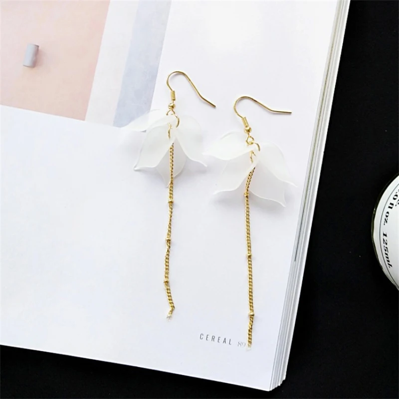 White Plastic Flower Hook Earrings Fairy Long Hanging Earrings for Women Acrylic Temperamental Party Ear Jewelry Gold Color Link