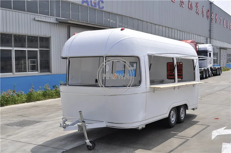 Rimorchio mobile per alimenti per carrello per hot dog da cucina per strada all'aperto con camion per alimenti elettrico a capsula OEM in vendita in Europa