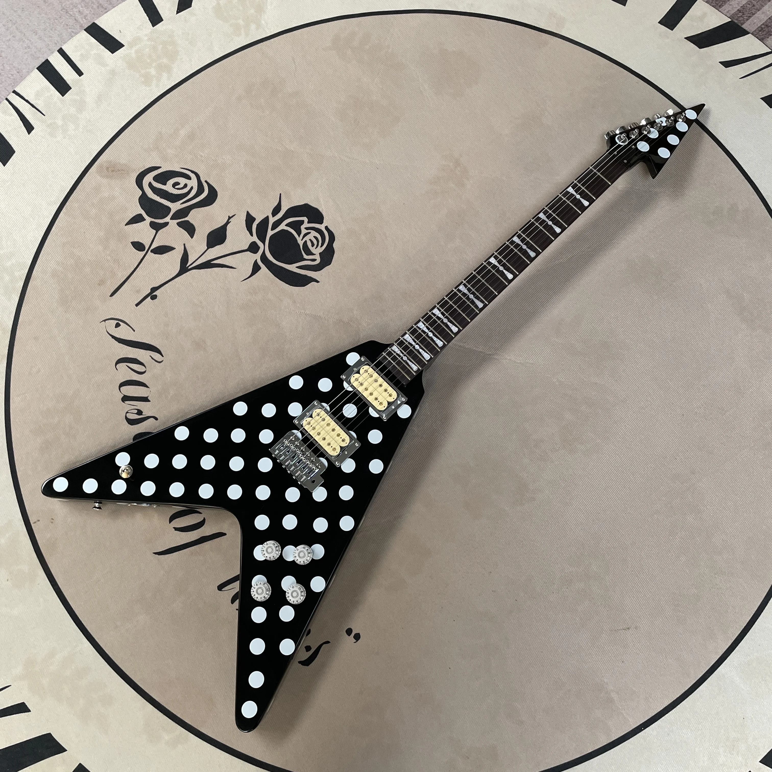 V shape electric guitar black body guitars and chrome hardware guitarra 6strings guitar