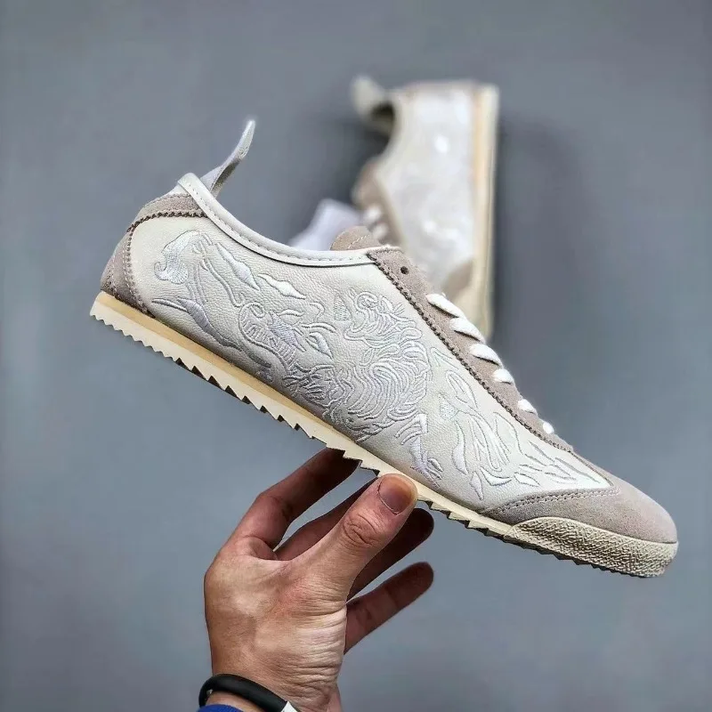 Classic Brand Traditional Kung Fu Shoes professional Couples Martial Arts Training Shoe Comfortable Taekwondo Shoes for Unisex