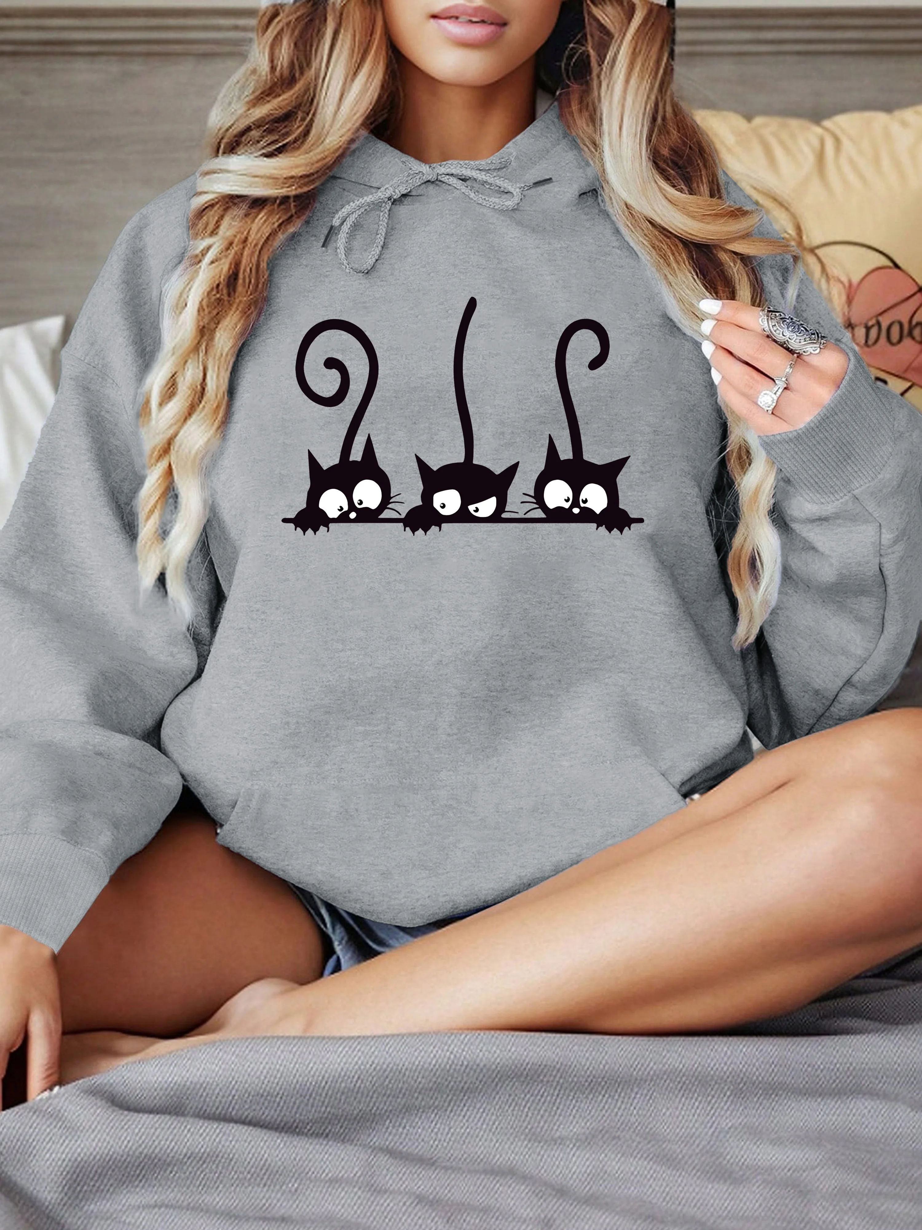 Women's autumn and winter warm loose casual pattern printed suede long sleeved hooded sweatshirt