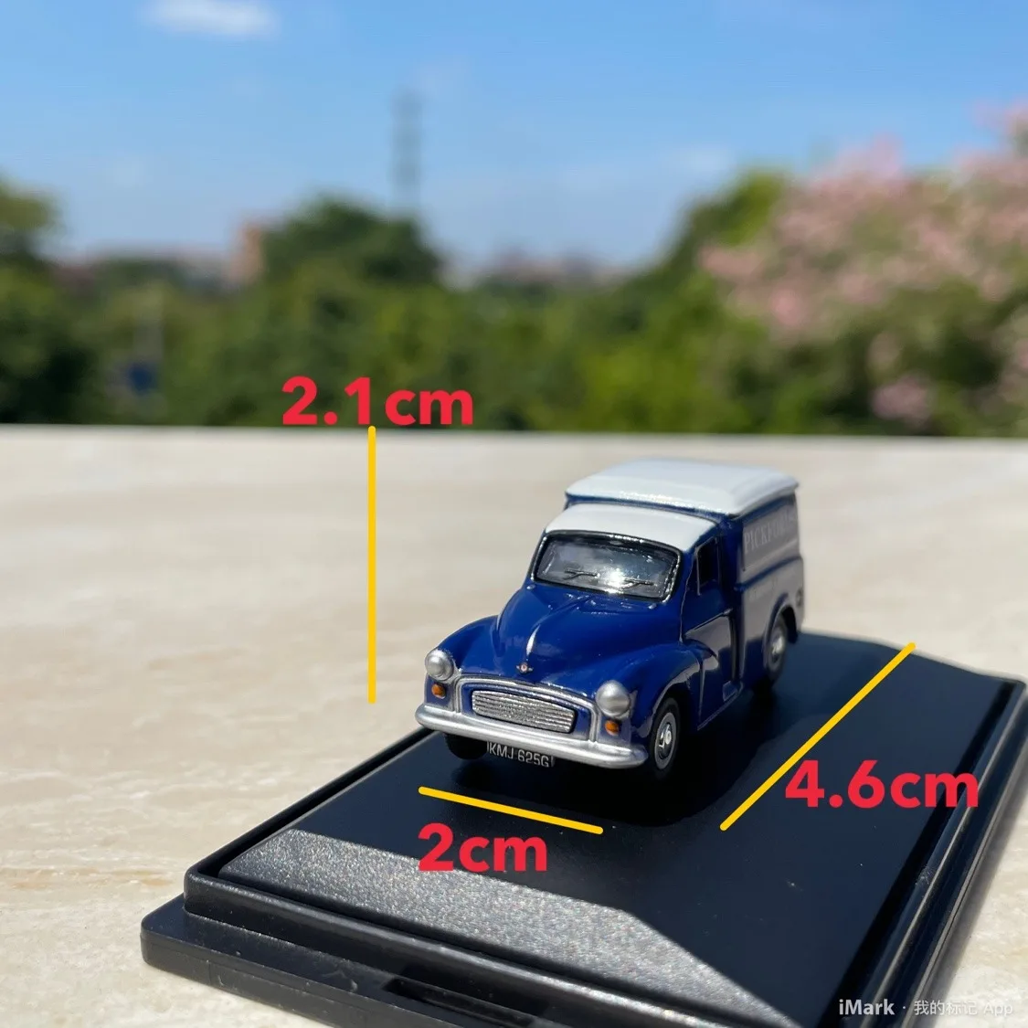 Diecast 1:76 Scale Morris Van Pickup Truck Alloy Car Model Collection Souvenir Static Display Ornaments Vehicle Boy Toy Gifts