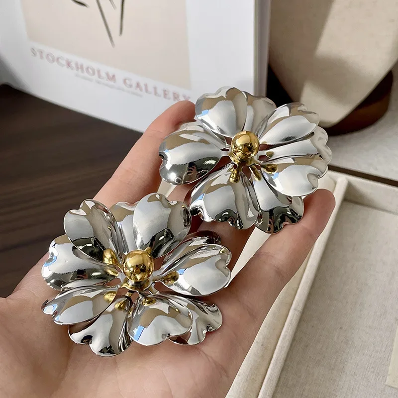 Exaggerated Metal Large Flower Studs Earrings for Women European American Personality Party Jewelry Vintage Travel Accessories