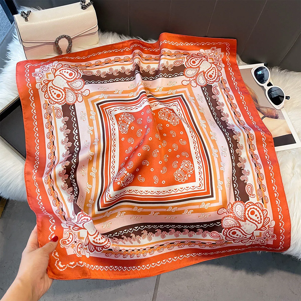 وشاح مربع فاخر للنساء أنيق السيدات الحجاب ريترو طباعة منديل عصابات الصيف لينة وصمة عار فو الأوشحة الحريرية شال #5