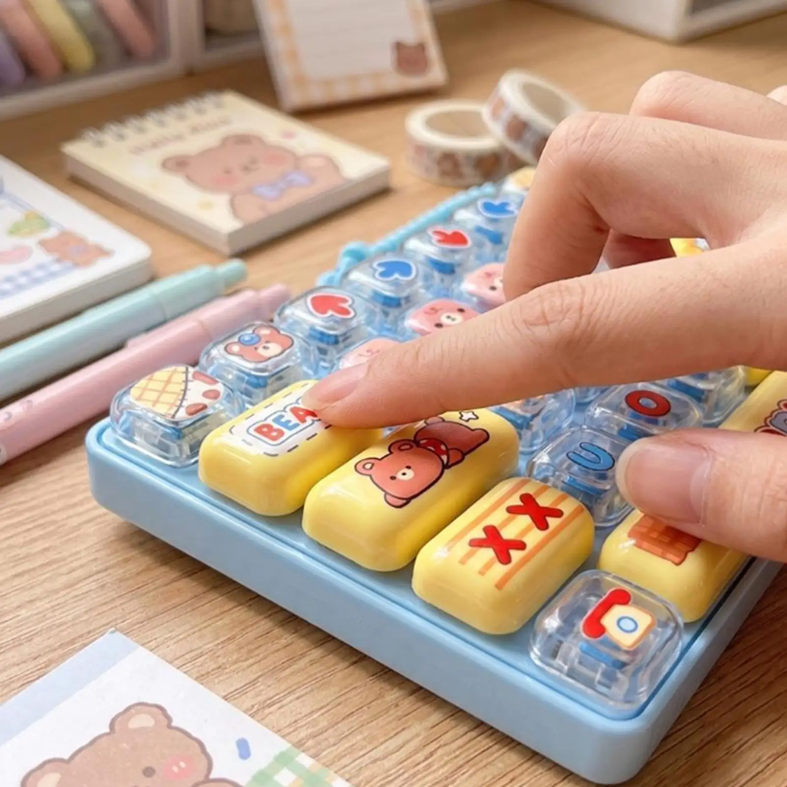 Keyboard Fidget Keychain 26 Key Clicker Stress Relief Toy Portable Keycaps Ornament for Adult Kid Student Office Calm Focus Gift