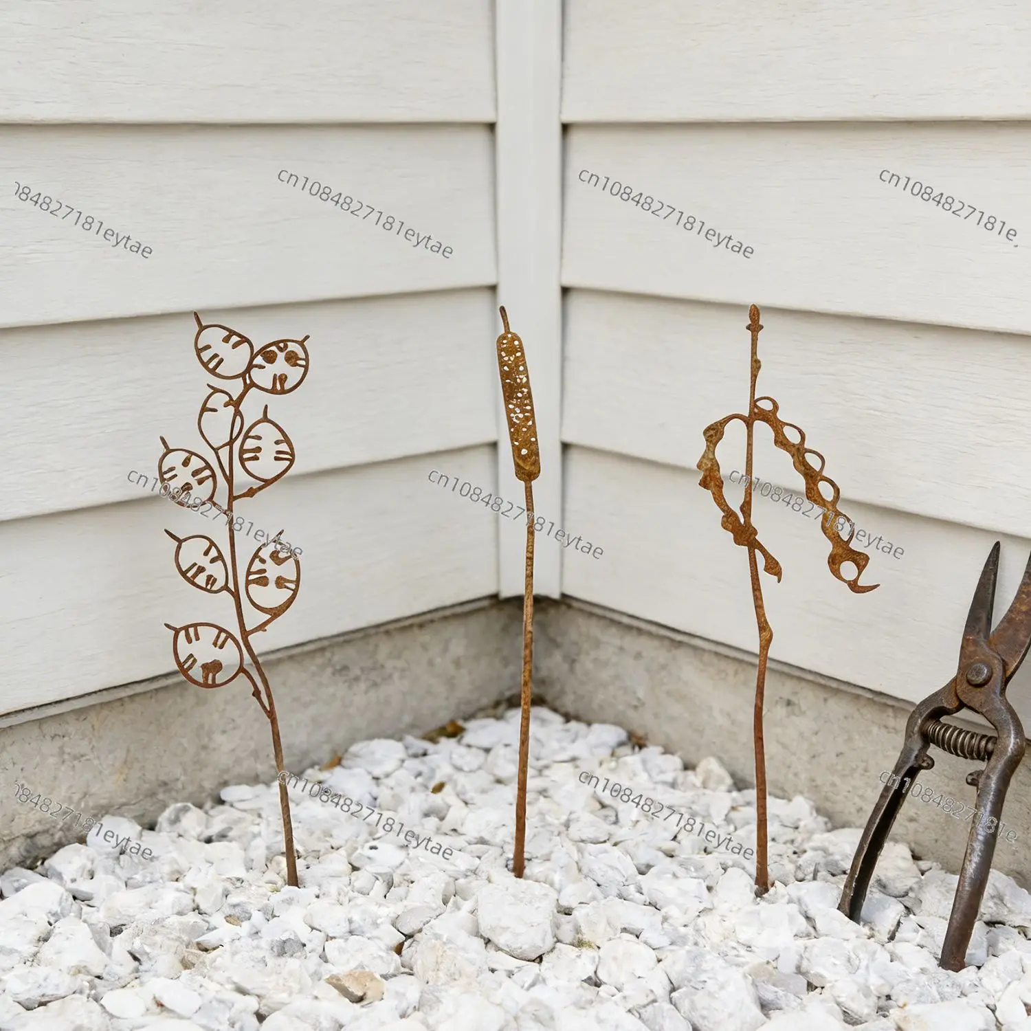 

Iron Art Outdoor Garden Metal Ground Stake Butterfly Dog Tail Grass Decorative Yard Plant Ornament Set