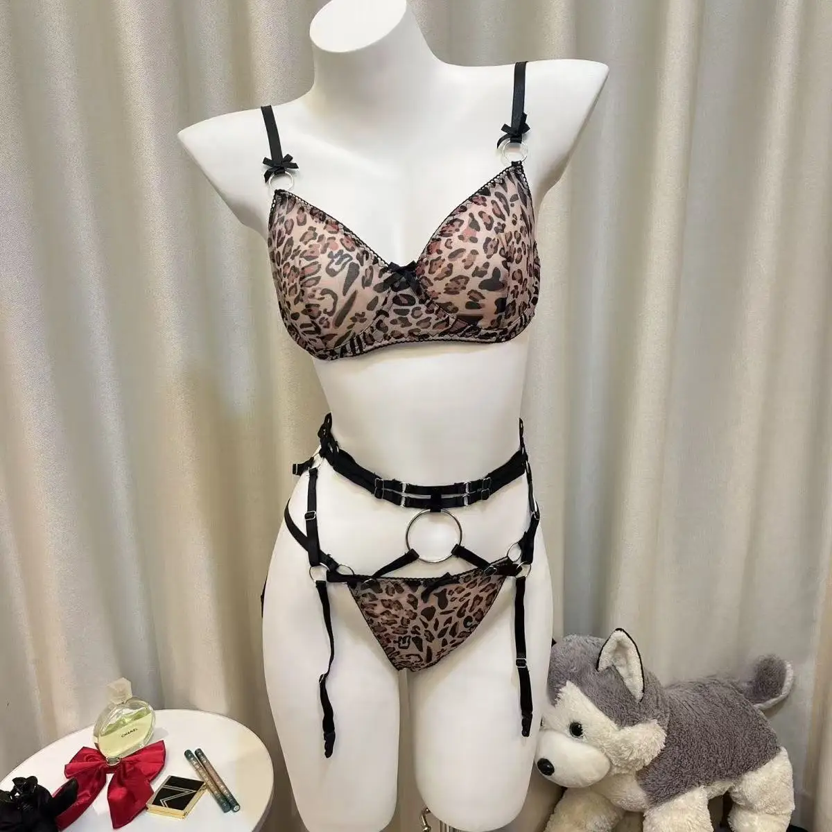

Sexy Leopard Bondage Lingerie Panty Lady Plump Underwire Suspender Bra Briefs Garter Bow Perspective Wild Lace Underwear Set
