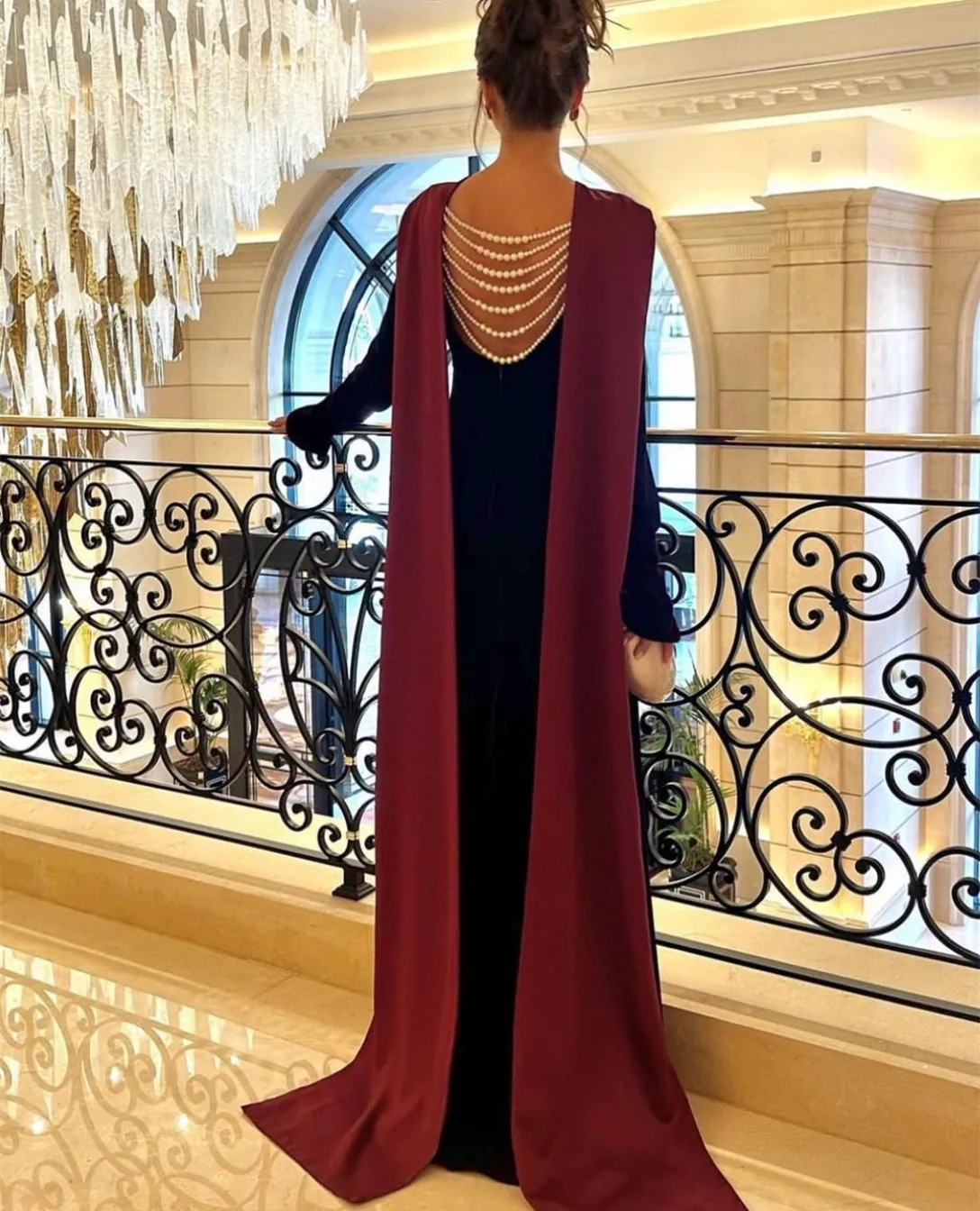 Elegant Long Burgundy Velvet Evening Dresses With Slit Mermaid Pleated O-Neck Watteau Train Wedding Guest Dress for Women