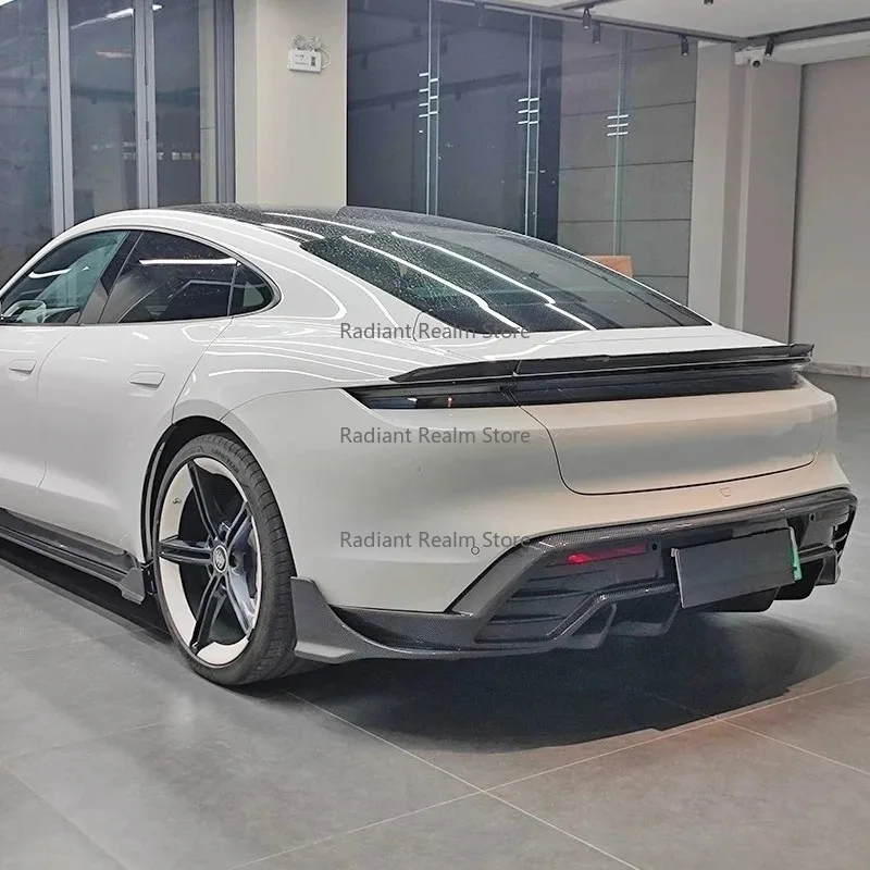 حصريًا 2025 أجزاء ألياف الكربون الجافة طقم الجسم شفة ممتصة للصدمات الخلفية الناشر لـ Taycan 4S Cross Turismo