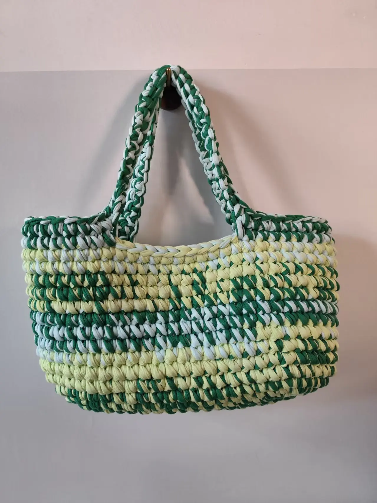 Yiwu Yingzi Pure Handwoven Multicolor Splicing Contrast Color Basket Bag, Large Capacity Handbag